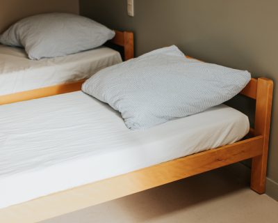 Deux lits à l'auberge Val Sans Retour